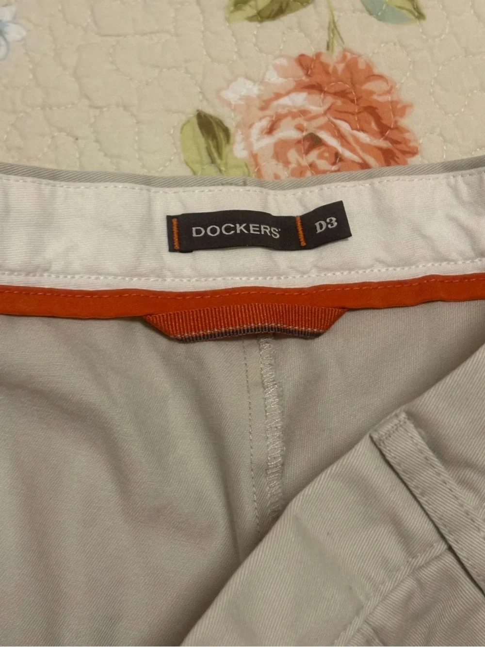 DOCKERS D3 CLASSIC FIT FLAT FRONT KHAKI Pants for Men’s  W42 X L30